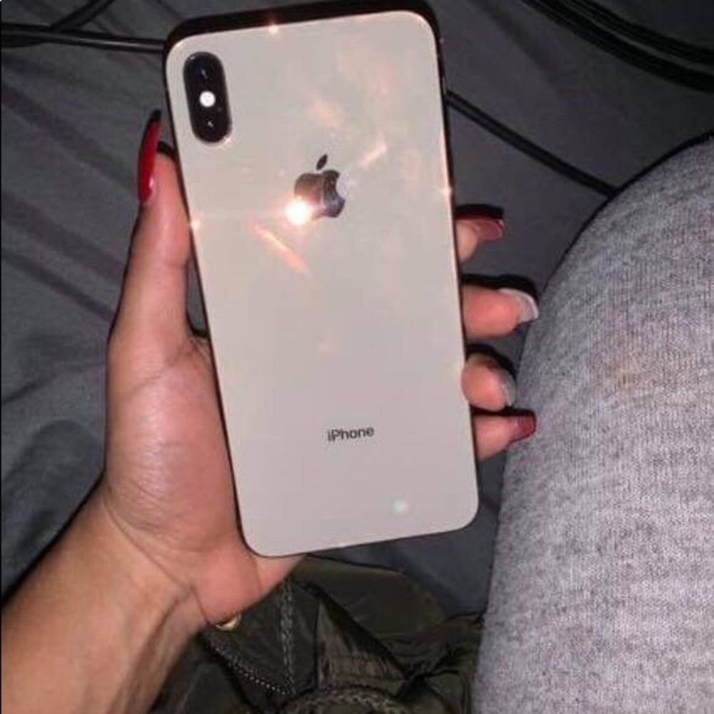 iPhone XsMax - Picture 2 of 4